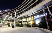 Radisson Hotel Ouside